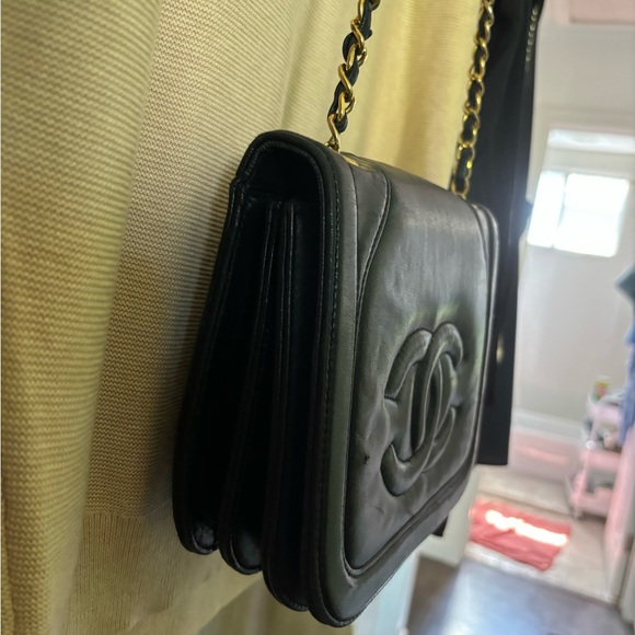 Authentic Chanel handbag good used condition 91/2”x7 1/2” and 4”wide at base - Picture 11 of 14
